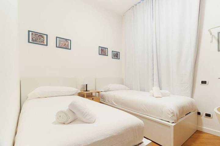 Ganze Wohnung, Spacious and welcoming 115m2 apartment, perfect for up to 6 people, located on the second floor of a building with lift.The accommodation is located along Corso Buenos Aires, the famous Milanese shopping street, a very short distance from the M1 Porta V in Mailand, Mailand Provinz