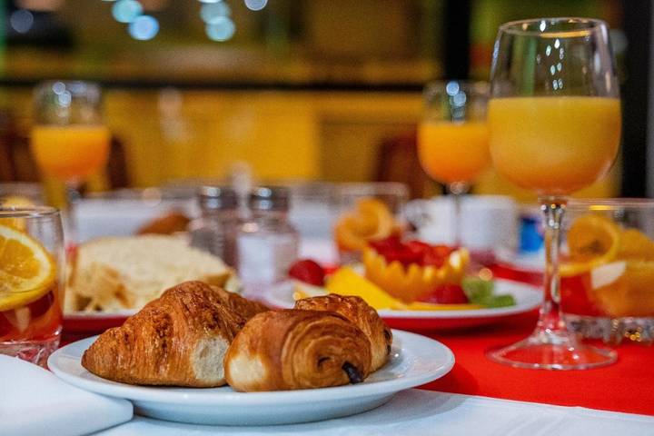 Hôtel pour 2 personnes, avec terrasse, animaux acceptés dans Grotte de Massabielle - 2