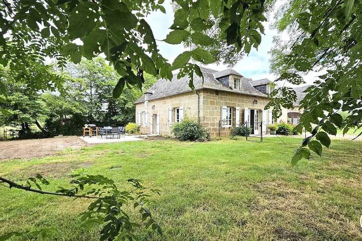 Location de vacances pour 8 personnes, avec Terrasse à Saint-Pantaléon-de-Larche