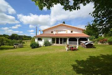 Location de vacances pour 6 personnes, avec jardin à Camiran