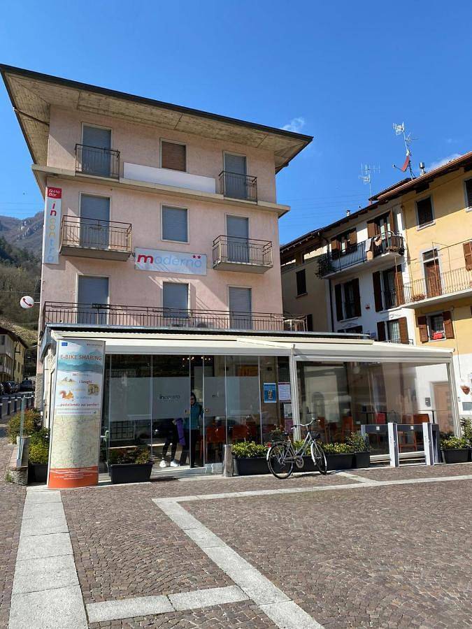 Moderno Albergo Didattico in San Pellegrino Terme, Alpes bergamasques occidentaux