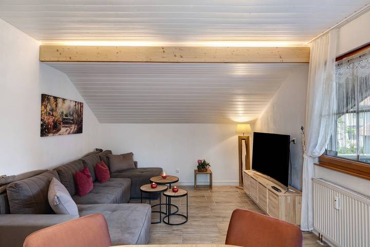 Entire apartment, Apartment 'Holiday Idyll in Ostfeld' with Private Terrace, Garden, and Wi-Fi in Bad Heilbrunn, Tölzer Land