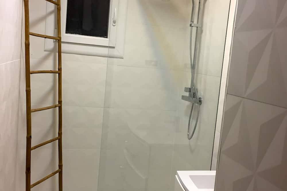 Appartement entier, Appt T3 situé au rez-de-chaussée d’une villa,  à louer à Sausset les Pins in Sausset-les-Pins, Côte méditerranéenne (France)