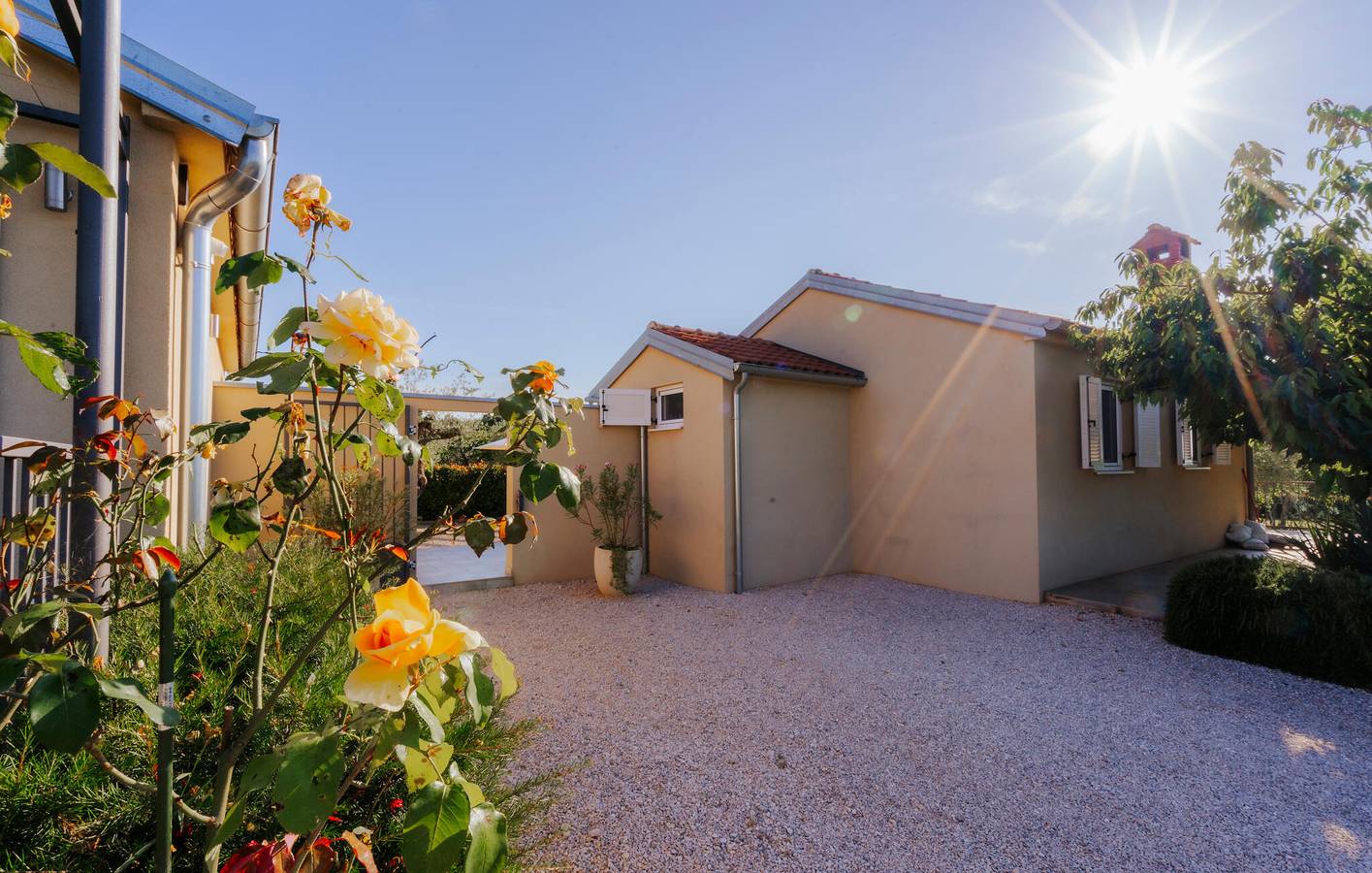 Moderne 74 m² große Wohnung mit beheiztem Pool, 2 km vom Strand entfernt in Rovinj, Rovinj und Umgebung