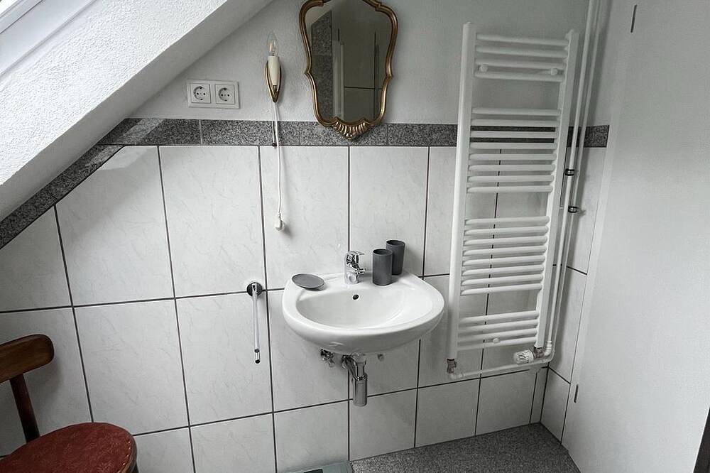 Ganze Wohnung, 2-Bett-Wohnung Dg Waldblick - Haus Arthur Klingels, Ferienwohnungen in Bad Bertrich, Traben-Trarbach und Umbegung