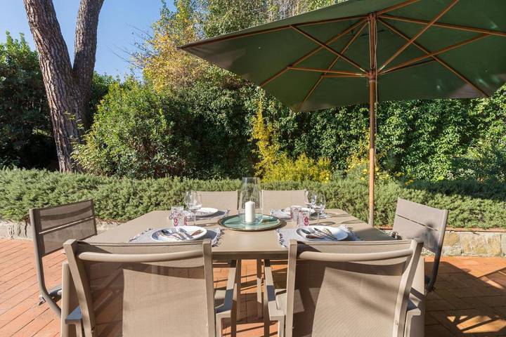 Villa pour 6 personnes, avec vue ainsi que piscine et jardin, animaux acceptés à Florence - 3