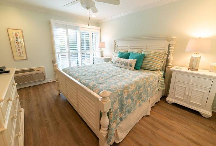 Vacation rental for 6 people, with pool and terrace as well as yard in Fripp Island