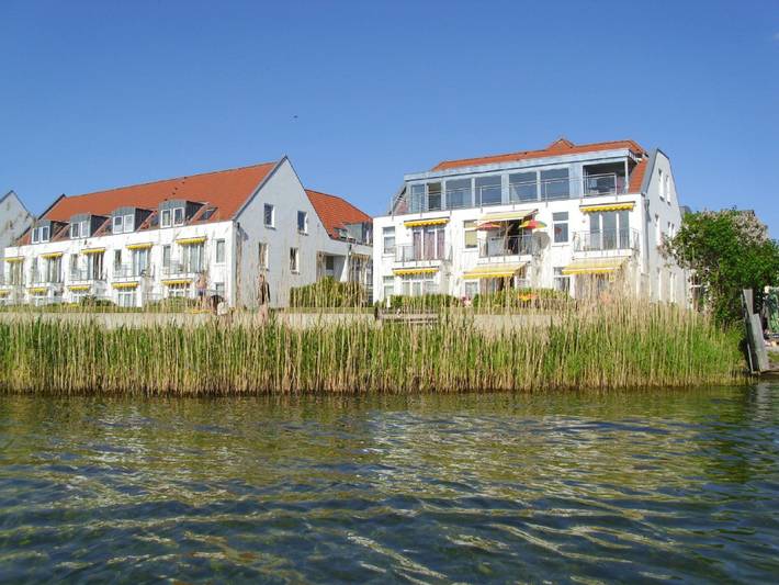 Ferienwohnung für 2 Personen, mit Seeblick und Terrasse in Waren (Müritz) - 2