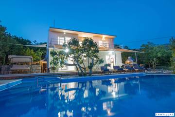 Villa für 8 Personen, mit Meerblick in Crikvenica