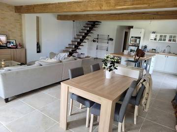 Gîte pour 8 personnes, avec terrasse et jardin à Saint-Sauveur (Aquitaine)