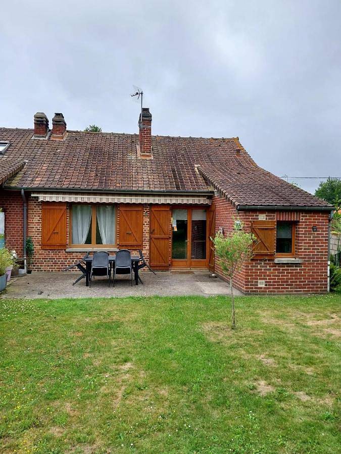 Three-Bedroom House in Vauchelles-les-Quesnoy, Région d'Abbeville