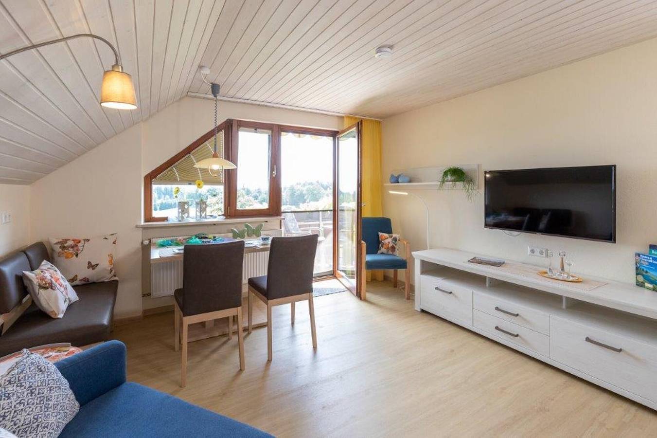 Ganze Wohnung, Ferienwohnung "Säntisblick" mit Bergblick, Wlan, 15m² überdachter Süd-Balkon, Haustiere auf Anfrage in Hergensweiler, Bayerisch Schwaben