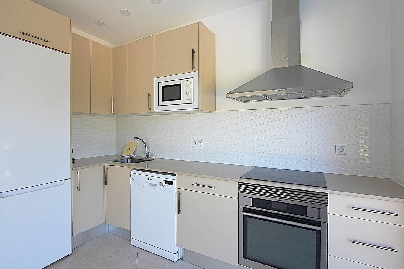 Villa Green House, capacità 8 persone, aria condizionata, piscina privata e area barbecue in Lloret de Mar, Costa Brava