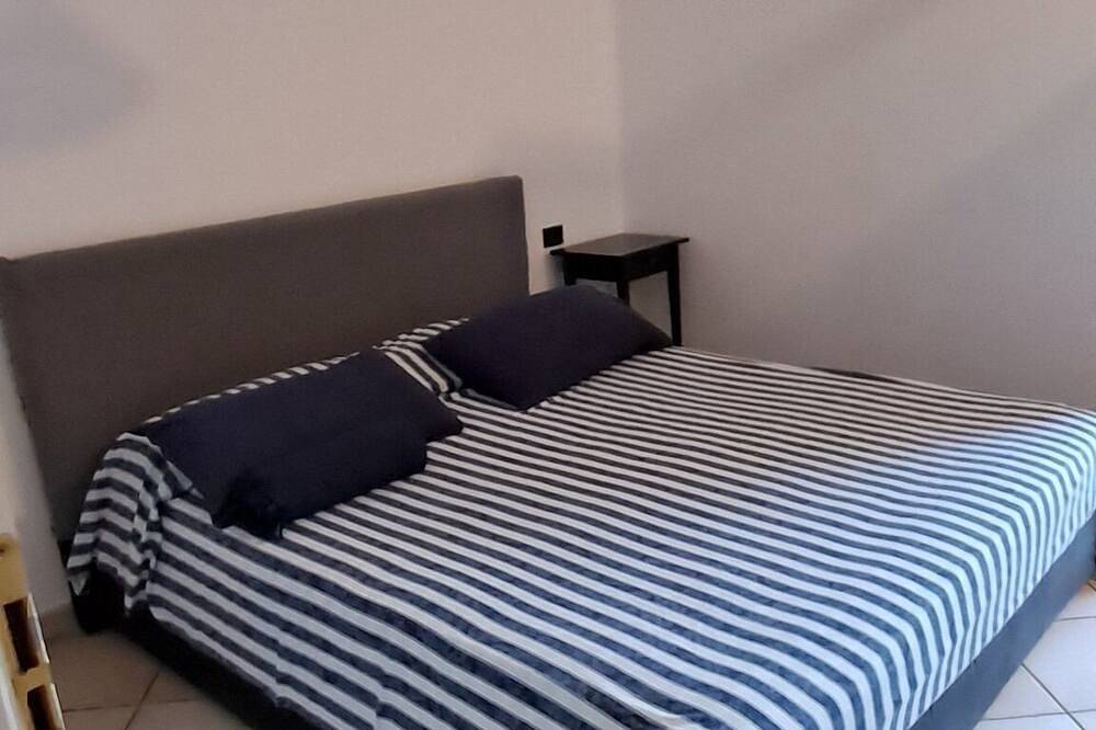 Entire apartment, Cozy seaside apartment near the best restaurants all services in Misano Adriatico, Rimini Province
