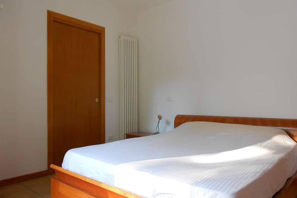 Entire apartment, Asolo Retreat with Garden in Asolo, Treviso Province