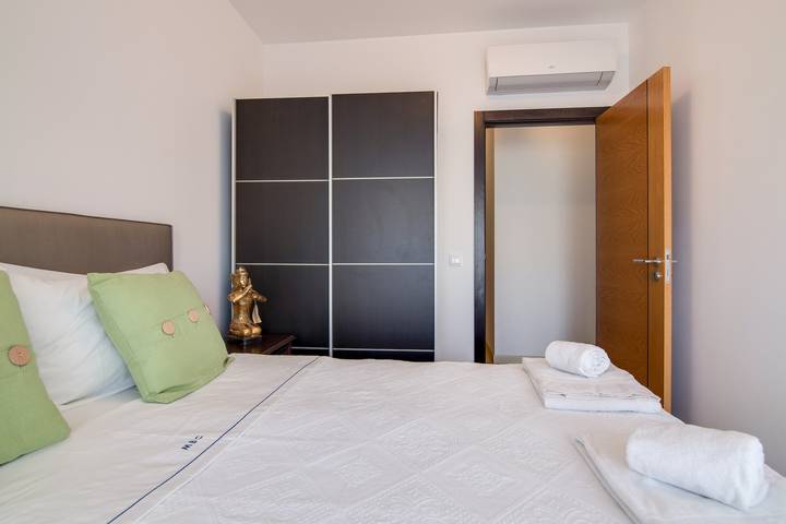 Apartamento inteiro, Apartamento Luminoso Oura Nascente perto do Mar com Varanda e Wi-Fi in Monte Choro, Albufeira e Olhos de Água