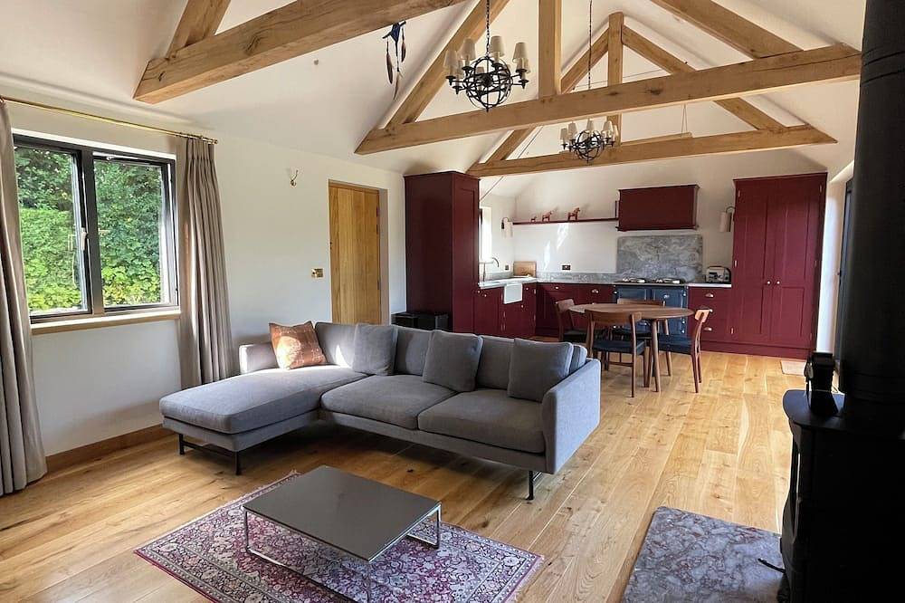 Beautiful re-imagined country chapel in peaceful hamlet in Kent