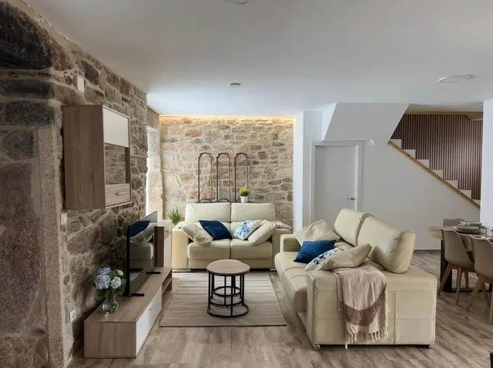 Casa de vacaciones para 7 personas, con vistas además de terraza y jardín - 1