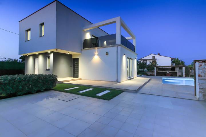 Villa für 8 Personen mit Terrasse in Sisan, Südküste Istrien
