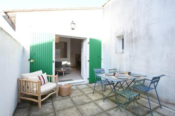 Location de vacances pour 4 personnes, avec terrasse dans Office De Tourisme De Saint Martin En Re