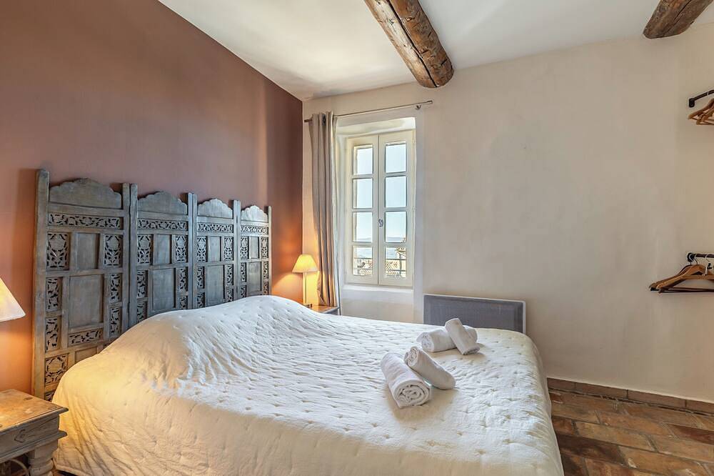 Entire apartment, Le Chef d'Escadron in Cadenet, Parc naturel régional du Luberon