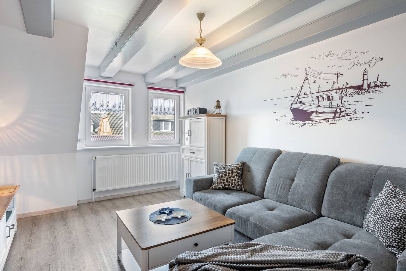 Entire apartment, Apartment 'Ferienwohnung Amrum' with Sea View, Shared Terrace and Wi-Fi in Langeneß, Halligen