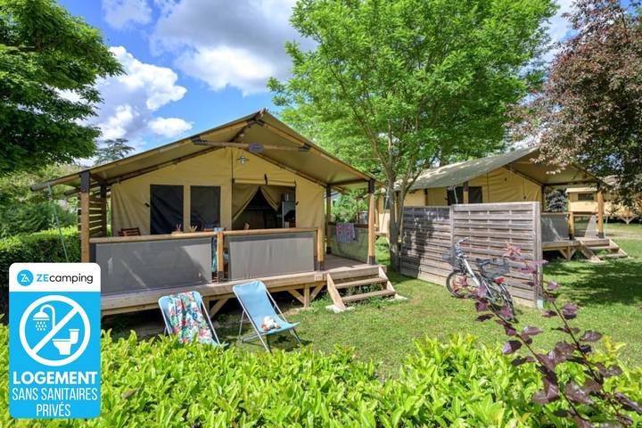 Tente pour 5 personnes, avec sauna ainsi que jacuzzi et bassin pour enfant