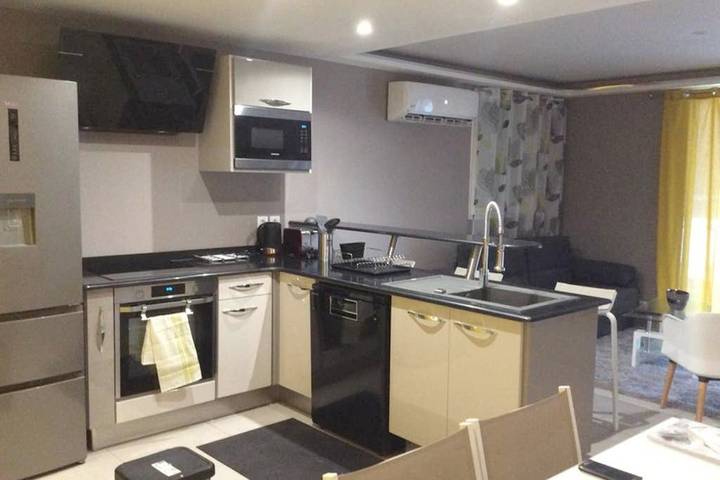 Holiday home for 6 people, with hot tub and garden - 1