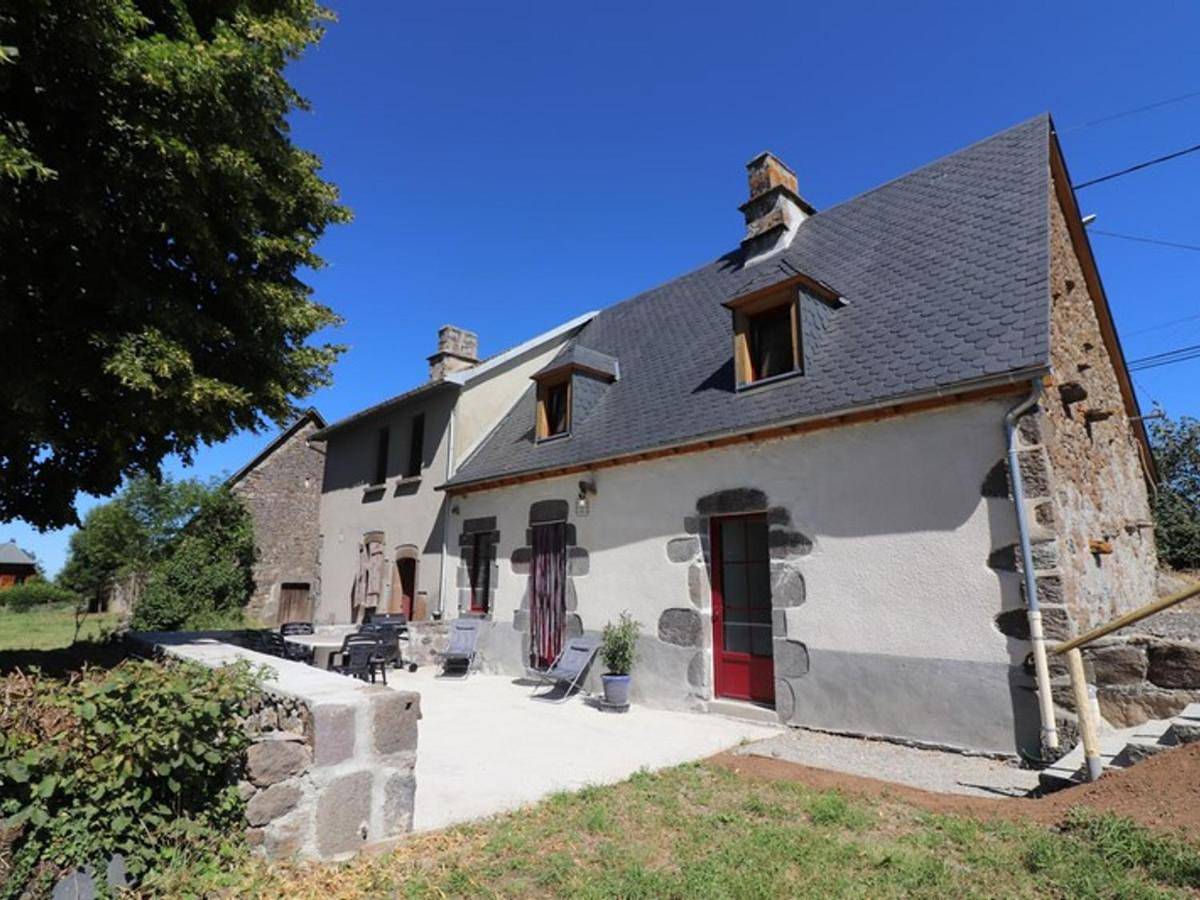 Holiday Home in Pleaux, Région de Mauriac