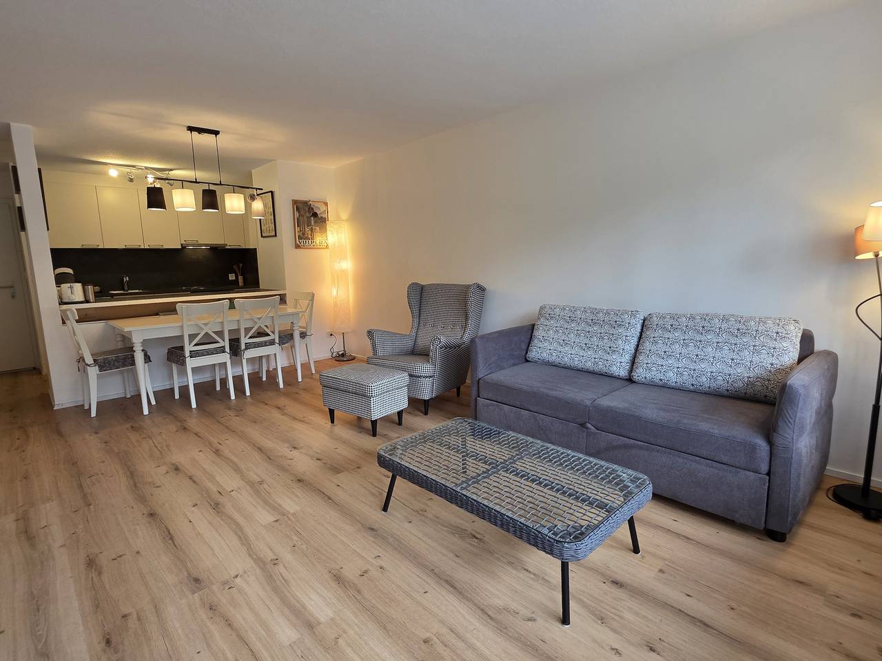 Ganze Wohnung, Pl 203 Helle frisch renovierte lichtdurchflutete Wohnung mit grosser Terrasse Richtung Scuol in Vulpera, Tarasp