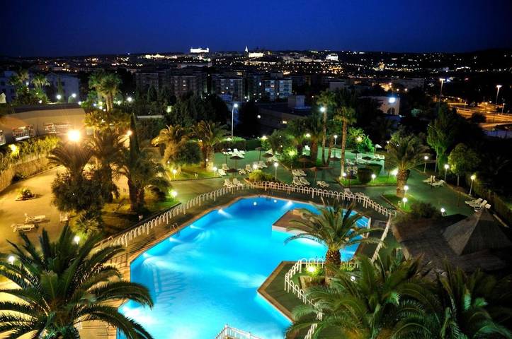 Hotel for 10 people, with Hot tub and Terrace as well as Yard and Pool in Toledo