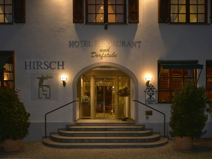Romantik Hotel l Restaurant Hirsch - Einzelzimmer Pfaffenberg mit Balkon, 18 qm, Badezimmer mit Dusche in Sonnenbühl, Neckar-Alb