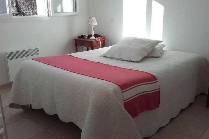 Location de vacances pour 8 personnes, avec terrasse à Sainte-Anastasie-sur-Issole - 4