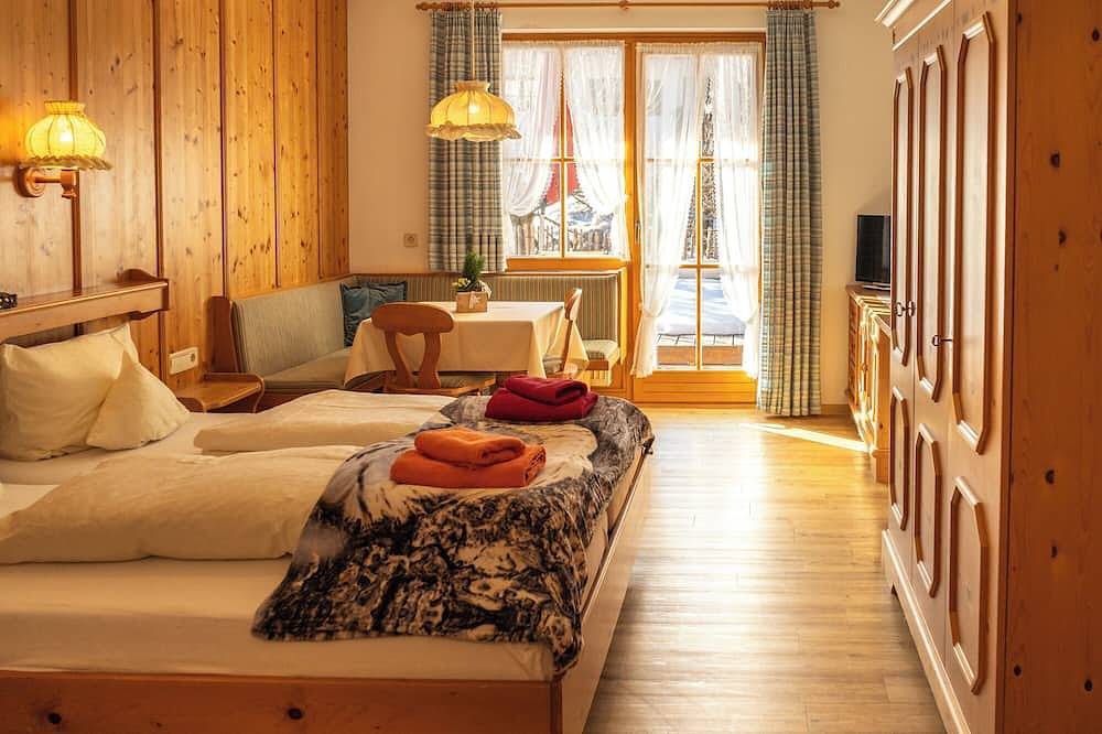 Ganze Wohnung, (04)Ein-Raum-Ferienwohnung, 26qm, 2 Personen, 1 Wohn-Schlafraum, Küche, Terrasse in Reit im Winkl, Bayerische Alpen