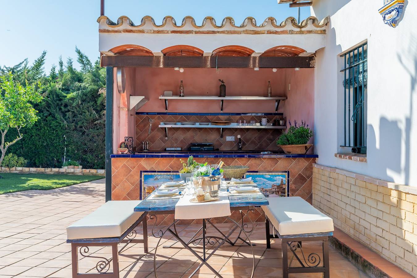 Holiday Home 'Casa Rural Carmo' with Private Pool, Wi-Fi and Air Conditioning in Carmona, Provinsen Sevilla