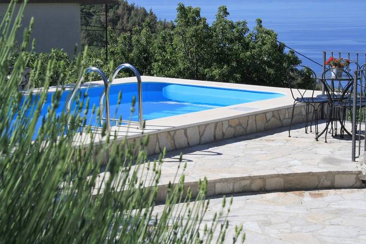 Dom wakacyjny dla 6 osób, z Balkon/ taras i Ogród oraz Basen w Baška Voda