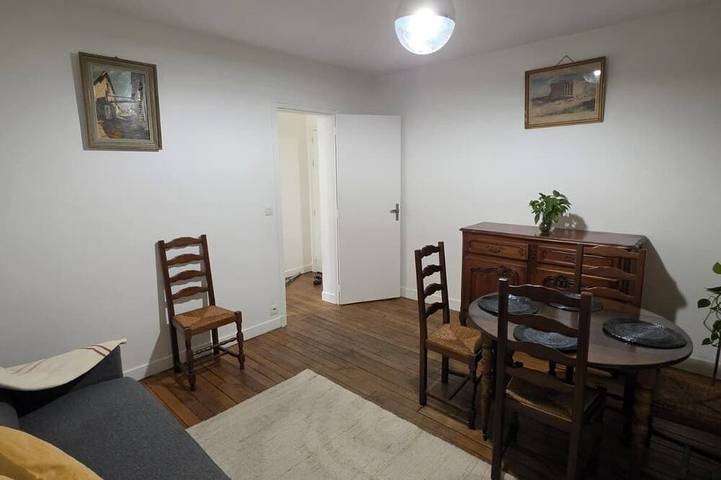 Apartamento entero, Beautiful 2-Bedroom Apartment At La Poste, 22 Av. Jean Jaures in Drancy, Sena-Saint Denis