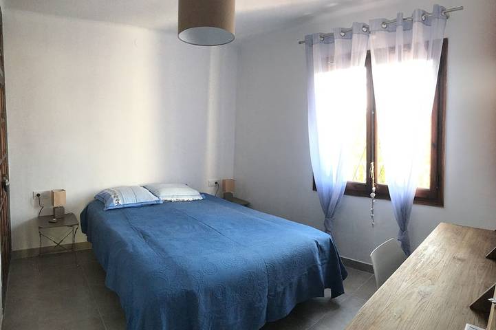 Villa komplett in Frieden renoviert, 100 m vom Meer entfernt und in der Nähe der Strände in Torredembarra, Costa Dorada