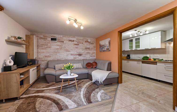 Gemütliche 1-Zimmer-Wohnung mit Pool und Terrasse in der Nähe des Flusses Plitvica in Varazdin