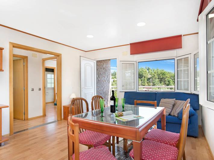 Chalet para 6 personas, con terraza en Selva - 4