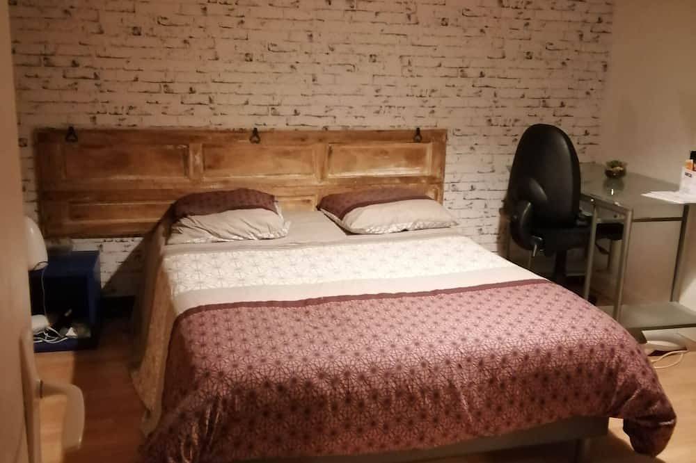 Haus inmitten der Natur mit außergewöhnlicher Aussicht in Velleron, Parc naturel régional du Mont-Ventoux