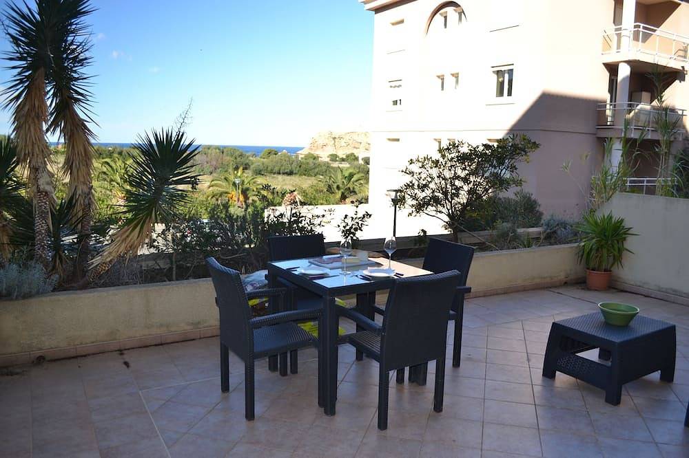 Ganze Wohnung, Schöne moderne Wohnung klimatisierten Erdgeschoss mit Meerblick, große Terrasse. in L'Île-Rousse, Calvi und Umgebung