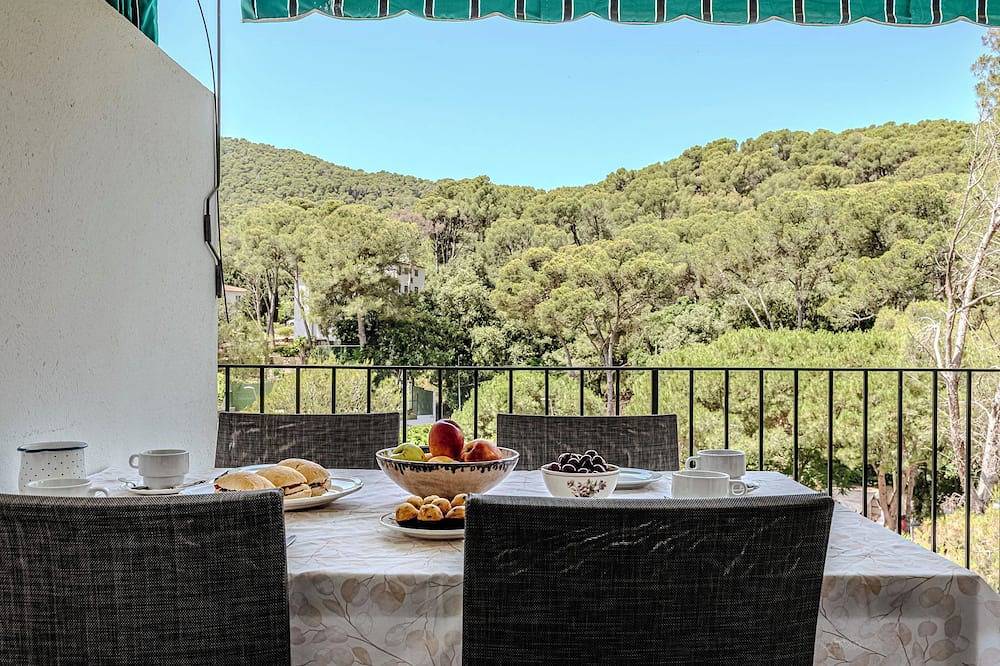 Ganze Wohnung, Sommerangebot - Apartment mit Pool, Terrasse und in Strandnähe in Platja de Tamariu (Palafrugell), Tamariu
