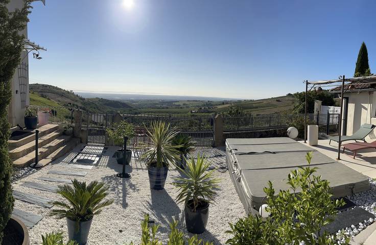 Chambre d’hôte pour 3 personnes, avec jacuzzi et jardin, animaux acceptés à Blacé