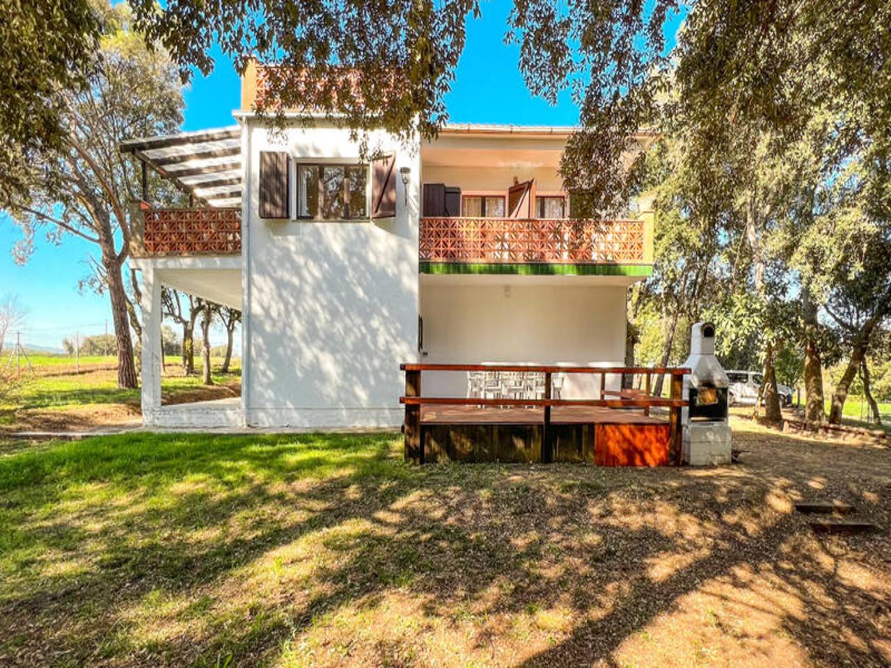 Entire apartment, House in Girona with private pool & garden in Palol de Revardit, Pla de l'Estany