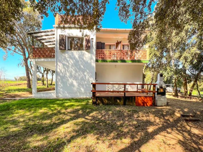 Casa rural para 6 personas, con jardín además de piscina y balcón, Familias con niños en Pla de l'Estany