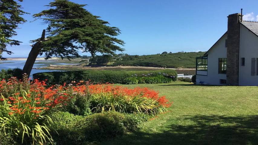 Maison de vacances pour 7 personnes, avec jardin à Saint-Pabu