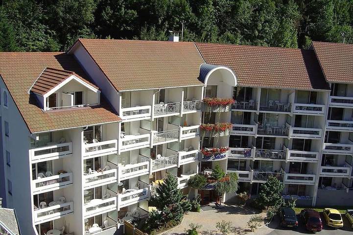 Ganze Wohnung, Wifi, terrasse, parkmöglichkeiten, fernseher, schließfach für die skier, 29m², Le Collet d'Allevard in Allevard, Isère