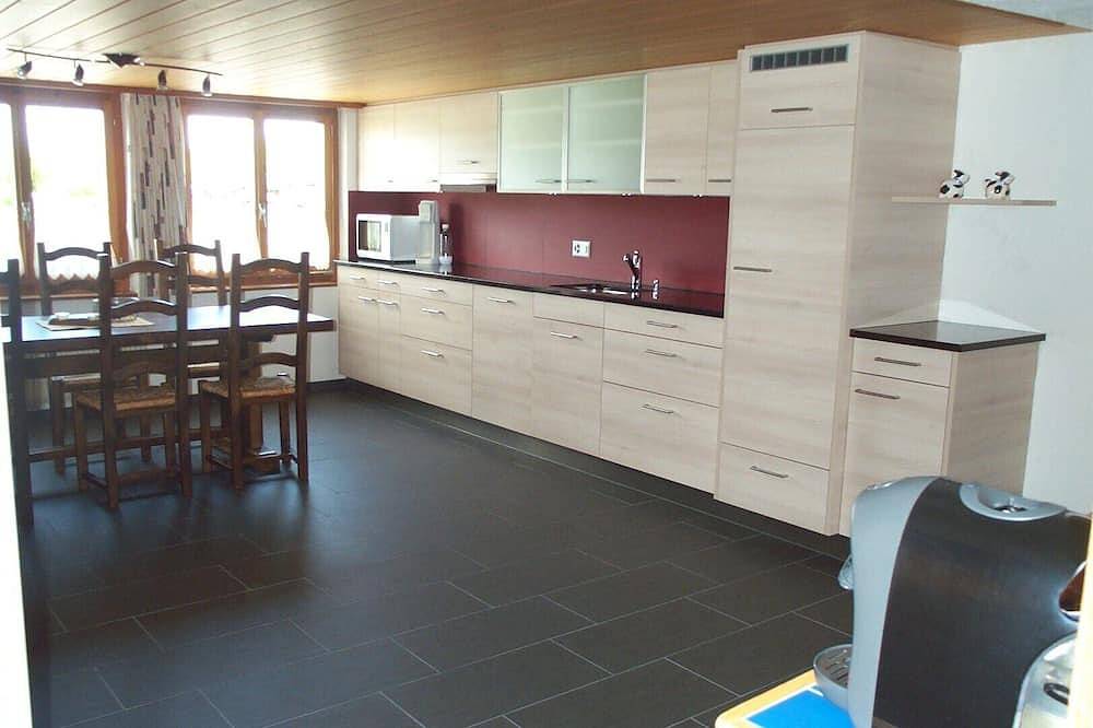 Ganze Wohnung, Familienfreundliche Wohnung nähe Spiez u. Interlaken, max. 4 Erw./1 Ki. in Aeschi bei Spiez, Thunersee