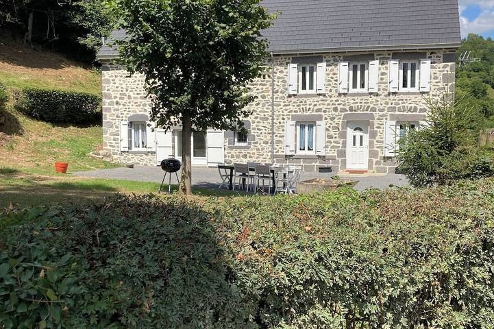 Gîte pour 12 personnes, avec jardin à Gelles